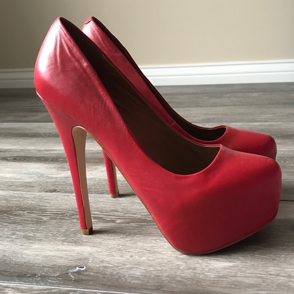 Steve Madden Pumps